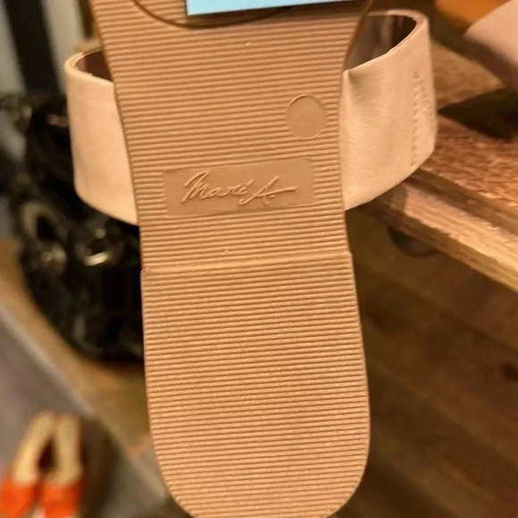 Mari A Women's Marlee Flat Two Strap Sandal 2 Band Slide Suze 9.5 - Picture 9 of 9